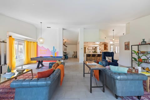 House (5 Bedrooms) | Interior