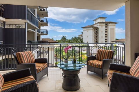 Lanai overlooking the pool with views of the ocean