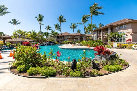 2 outdoor pools, open 8:00 AM to 9:30 PM, sun loungers