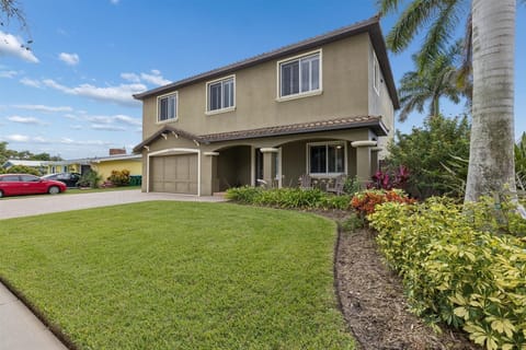 Welcome to 351 Harbor Drive!