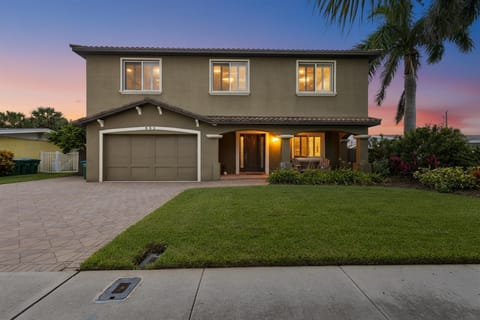 Welcome to 351 Harbor Drive!