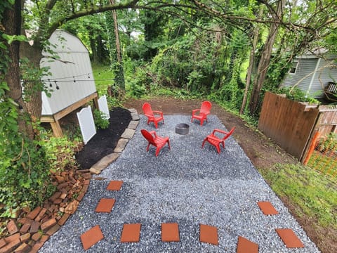 Backyard oasis with firepit!