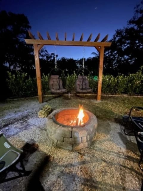 Luxury RV Site at River Ranch!  Large Corner Lot, Walk to Pool and Laundry! 374 (2660)