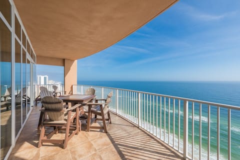 Condo, 4 Bedrooms | Property grounds