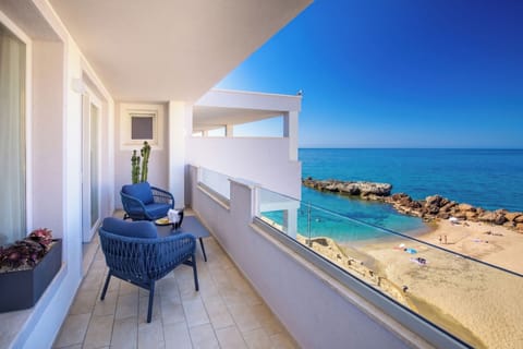 Panoramic Suite | Down comforters, minibar, in-room safe, blackout drapes