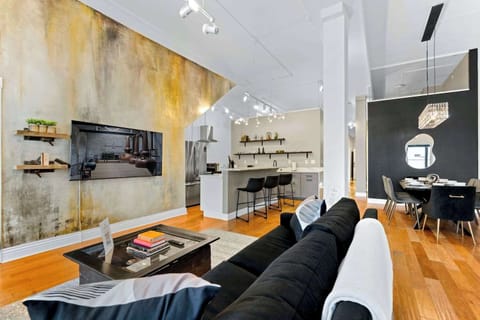 Kick off your bachelor party with Super Stays, your stylish launchpad for Louisville’s best Bourbon Trail tours. Savor, celebrate, and make memories here.