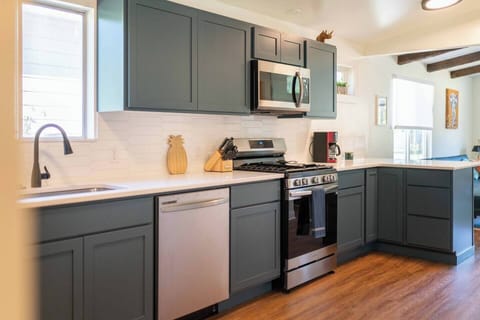 Aeb892bc fb90 486f b443 dd1cf562ec43