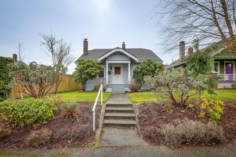 Tacoma Vacation Rental | 2BR | 1BA | Stairs Required | 1,210 Sq Ft