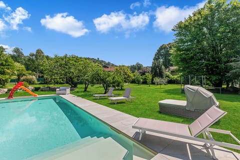 Family House, 2 Bedrooms, Microwave (Anita Lake - Shared Pool) | Pool | Seasonal outdoor pool