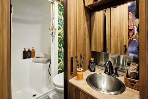 Caravan | Bathroom | Designer toiletries, hair dryer, towels
