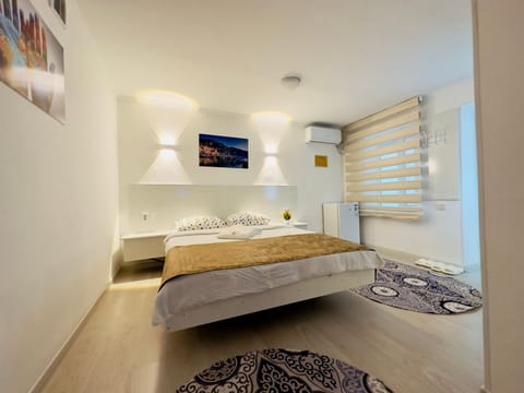 Standard Double Room | Iron/ironing board (on request), WiFi (free), bed sheets