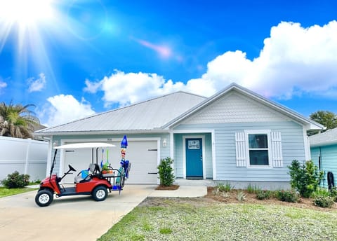 Comfortable west-end beach house just a short walk to Panama City Beach — perfect for families and relaxing coastal stays.