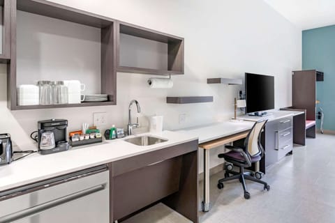 In-room safe, bed sheets