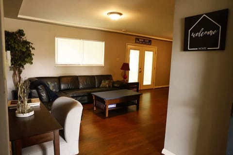 Entryway into the living room.