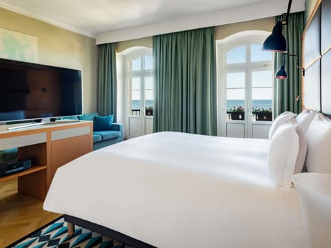 Junior Suite, 1 Double Bed, Balcony, Sea Side | Premium bedding, minibar, in-room safe, desk