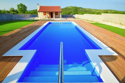 Holiday Home Swimming Pool