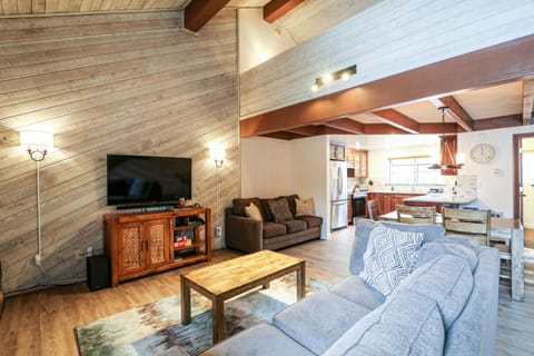Room, Living Room, Indoors, Flooring, Couch