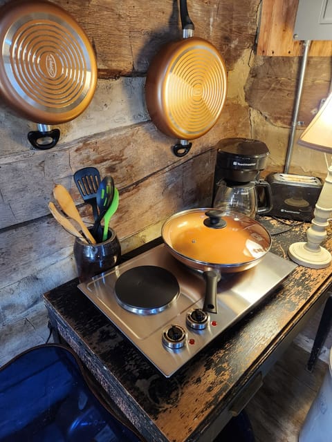 New kitchenette cookware and 2 burner hotplate