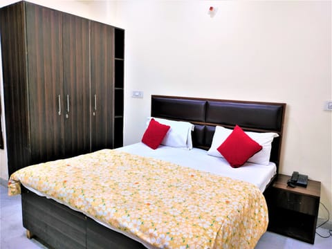 Business Double Room | Desk, free WiFi