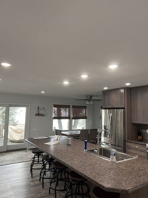 12 Person Eat In Kitchen