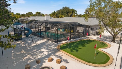 Welcome to Maison de la Mer! A vibrant property where play, relaxation, and sunshine come together!