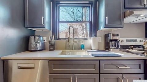 Fully equipped kitchen for those inner chefs ready to use