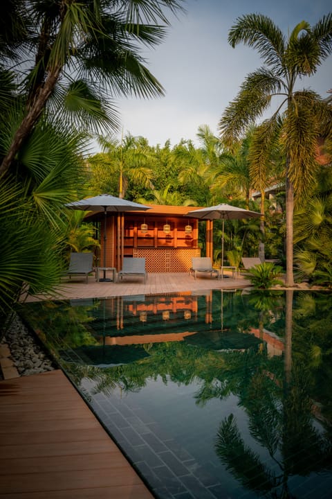 Poolside bar