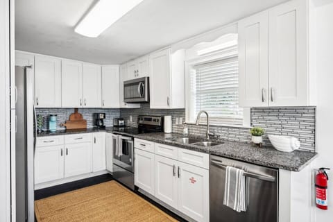 Kitchen 1: Fully Equipped