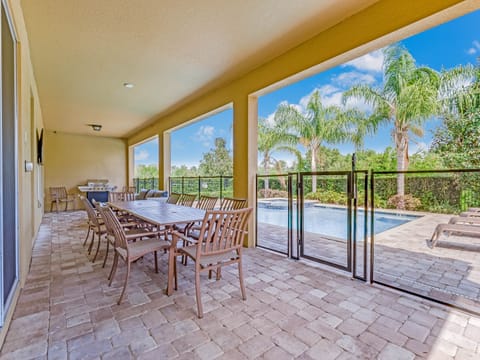 Lanai and grill area