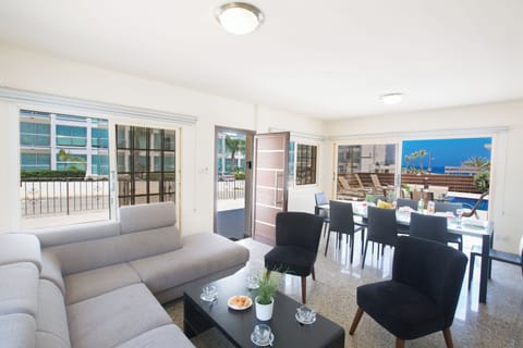 Villa, 4 Bedrooms, Private Pool, Garden View | Living room