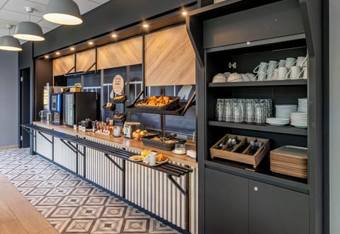 Daily buffet breakfast for a fee