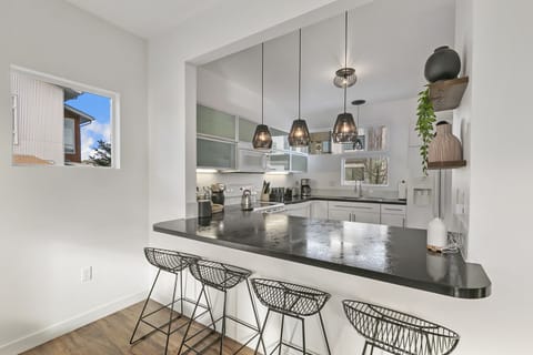 House, Multiple Beds, Hot Tub | Private kitchen | Fridge, microwave, oven, stovetop
