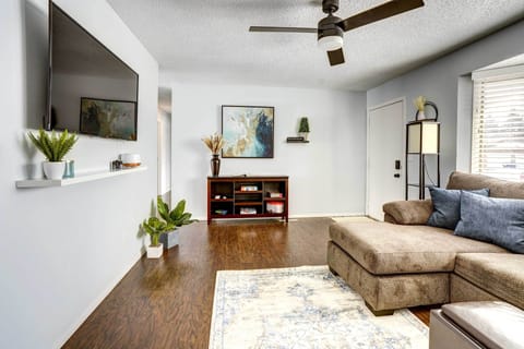 Sioux Falls Vacation Rental | 3BR | 1BA | 936 Sq Ft | Stairs Required to Access
