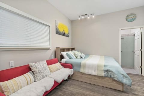 Studio Queen bed & Sleeper Sofa