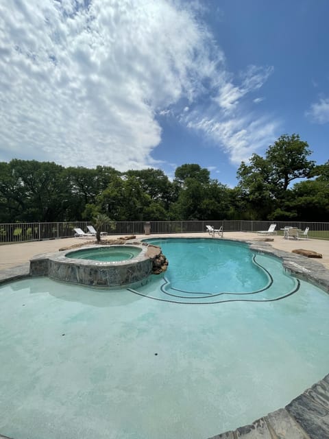 Pool (1)