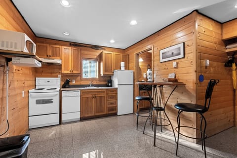 Stellar Suite C - Adult Only. No Pets. | Private kitchen | Fridge, microwave, oven, stovetop