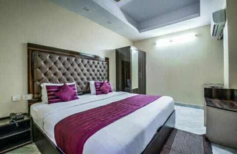 Deluxe Room | Desk, free WiFi, wheelchair access