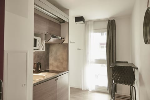 Premium bedding, in-room safe, desk, soundproofing