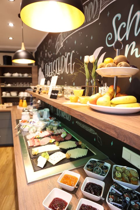 Daily buffet breakfast for a fee