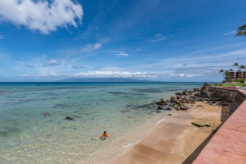 Beach area in front of Makani Sands