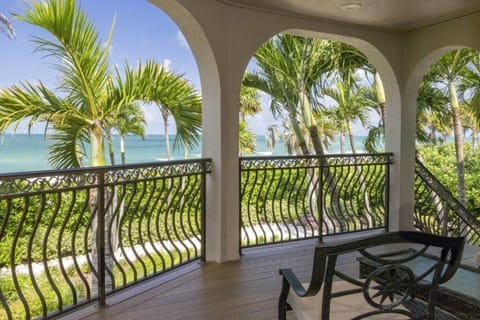 House, 5 Bedrooms | Property grounds