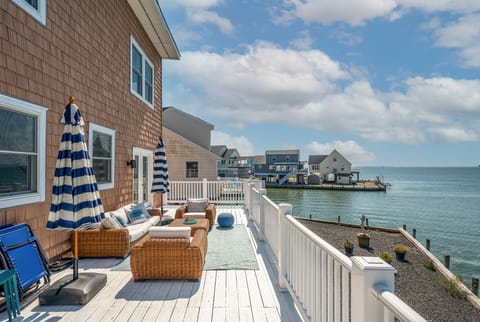 Relax in luxury on the edge of the Chincoteague Bay at 'Off the Record'!.