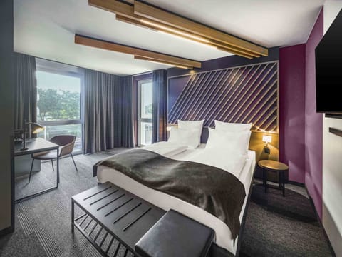 Premium Double Room | Desk, laptop workspace, soundproofing, WiFi (free)