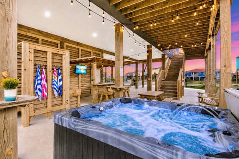 Lavish Hot Tub: 7-person, LED, Bluetooth speakers, 51 jets for full-body massage