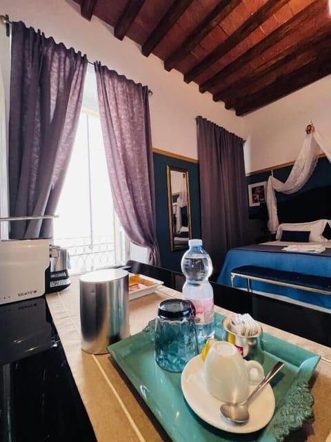 Comfort Double Room | Desk, soundproofing, free WiFi