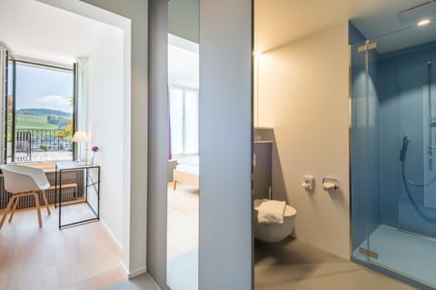 Double Room, Terrace | Bathroom | Shower, rainfall showerhead, free toiletries, hair dryer