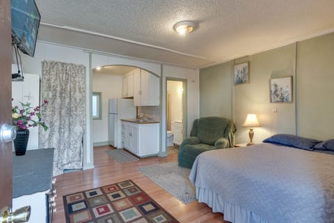 Loveland Vacation Rental | Studio | 1BA | 400 Sq Ft | Step-Free Access