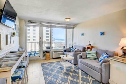 Daytona Beach Vacation Rental | Studio | 1BA | Step-Free Access Via Elevator