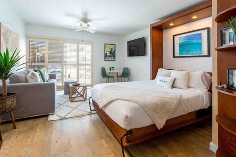 queen size murphy bed