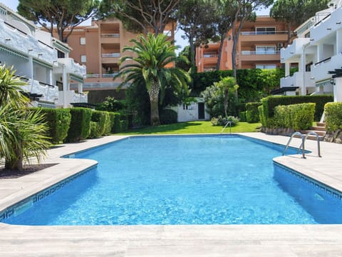 Swimming Pool, Residential Area, Condominium, Apartment, Resort, Estate, Shade, Villa, Hacienda, Mansion